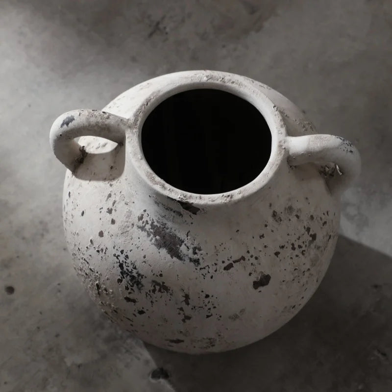 The Aria Ceramic Curve Vase