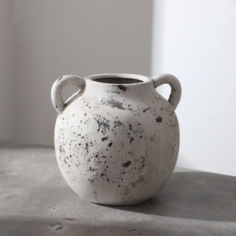 The Aria Ceramic Curve Vase
