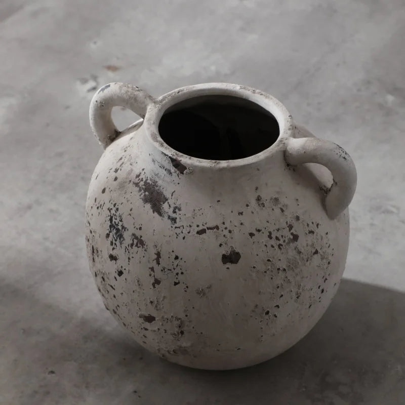 The Aria Ceramic Curve Vase