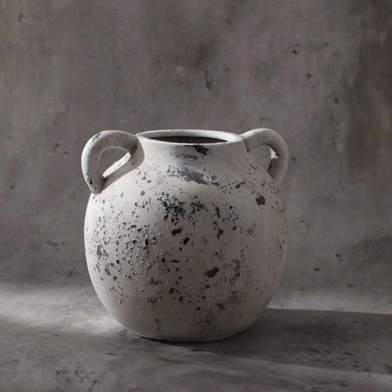 The Aria Ceramic Curve Vase