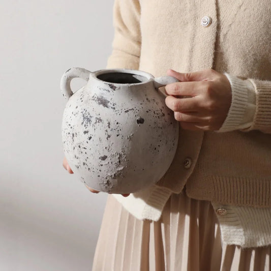 The Aria Ceramic Curve Vase